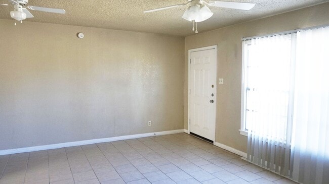 Photo - 912-912 Williamson Dr Unidad 910