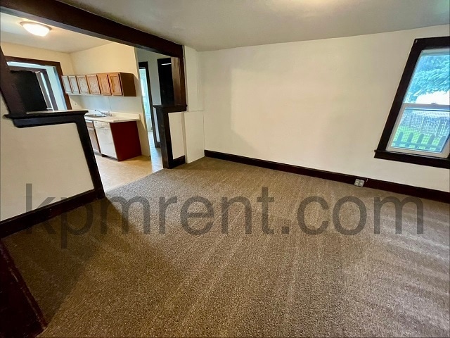 Photo - 621 Oak St