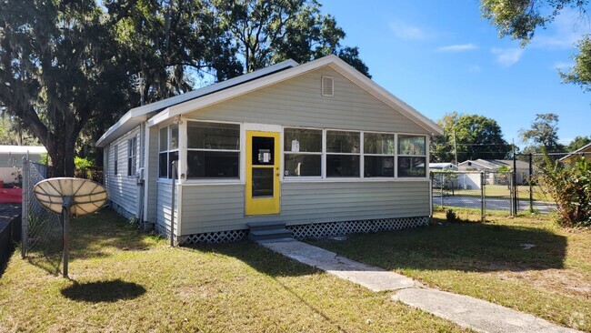 Building Photo - Updated 4/1 in Plant City- Move in Ready Rental