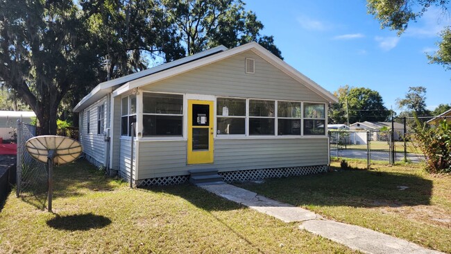 Updated 4/1 in Plant City- Move in Ready - Updated 4/1 in Plant City- Move in Ready Casa