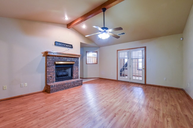 Photo - 106 Davis Ln