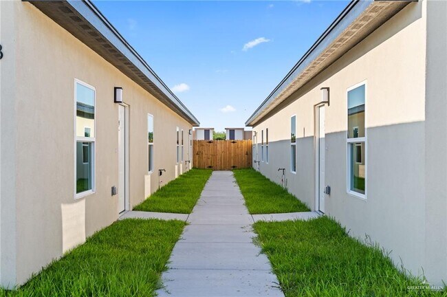 16 Brookside Bend W St Unit 1