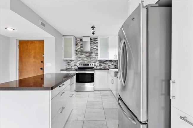 Building Photo - 9022 SW 123rd Ct Unit # O410 Rental