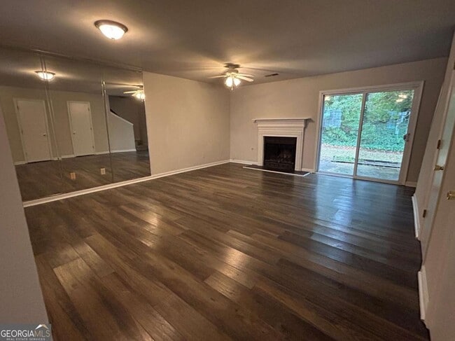 Photo - 3550 Main Station Dr SW