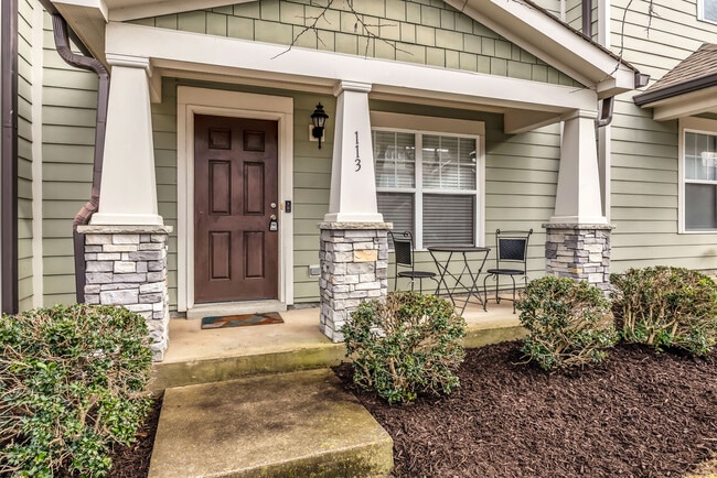 Photo - 553 Rosedale Ave