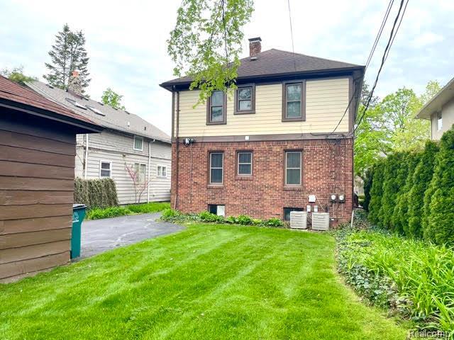 Photo - 954 Chester St