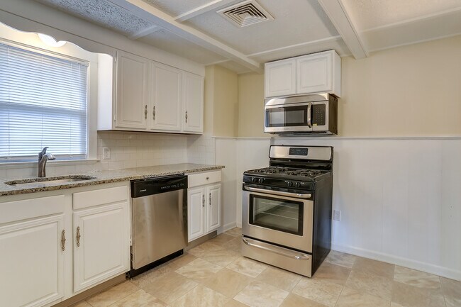 Photo - 18 Peck St Unit 18 Peck St. - 2nd Floor