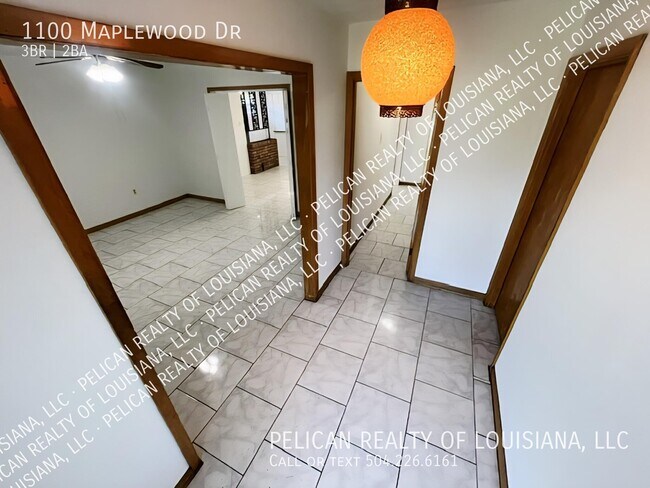1100 Maplewood Dr