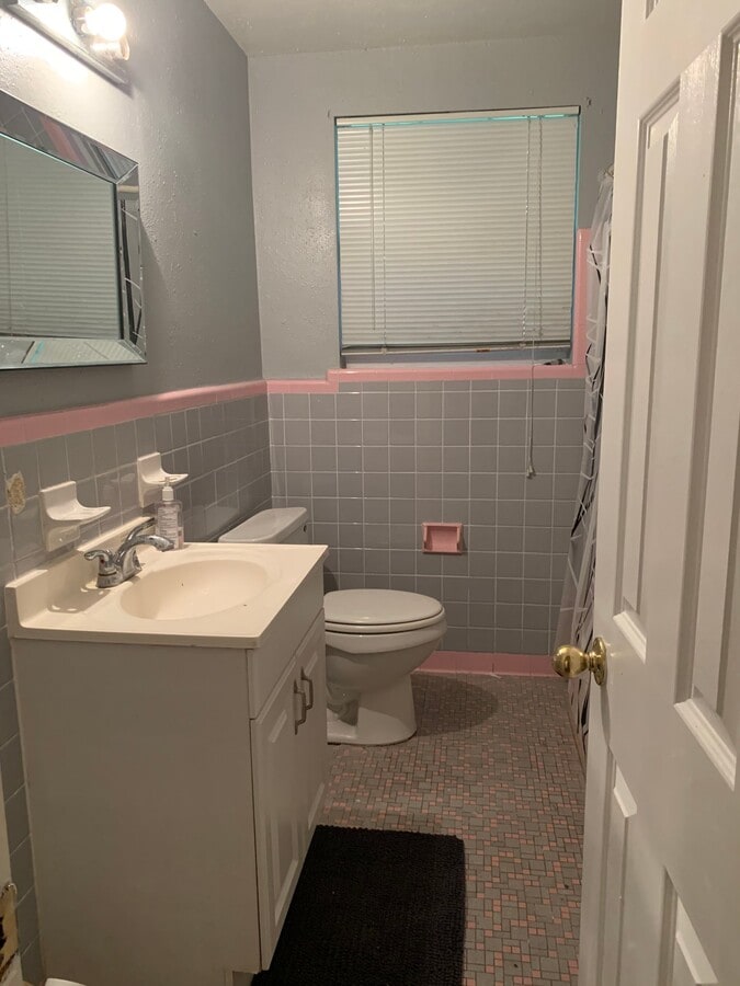 Photo - 1169 W 28th St