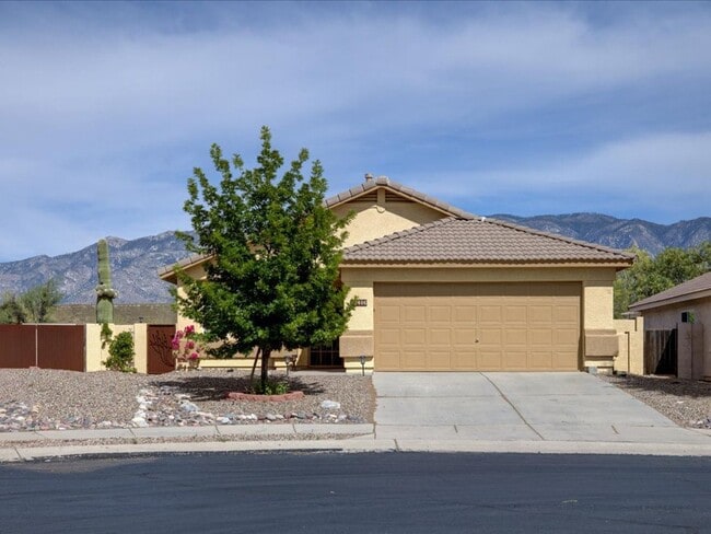 Photo - Spacious 4-Bedroom Home with Private Pool & Large Enclosed Backyard!