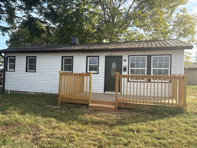 Building Photo - 501 Lincoln St Rental