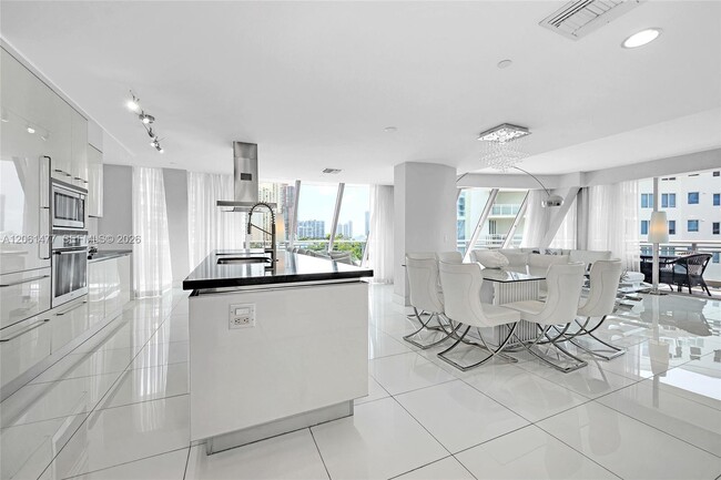 Photo - 2950 NE 188th St Unit 449