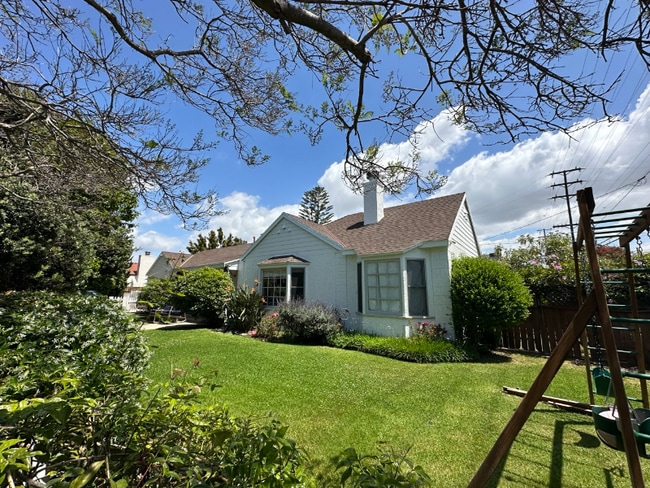 Photo - 2435 31st St House