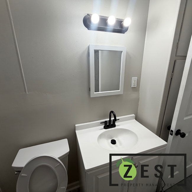 Photo - Amazing 3bed 1Bed- $1200