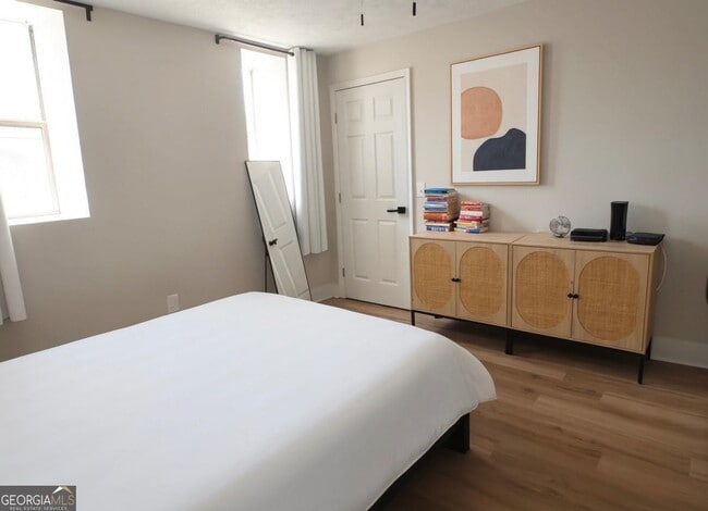 Photo - 1101 Magical Way