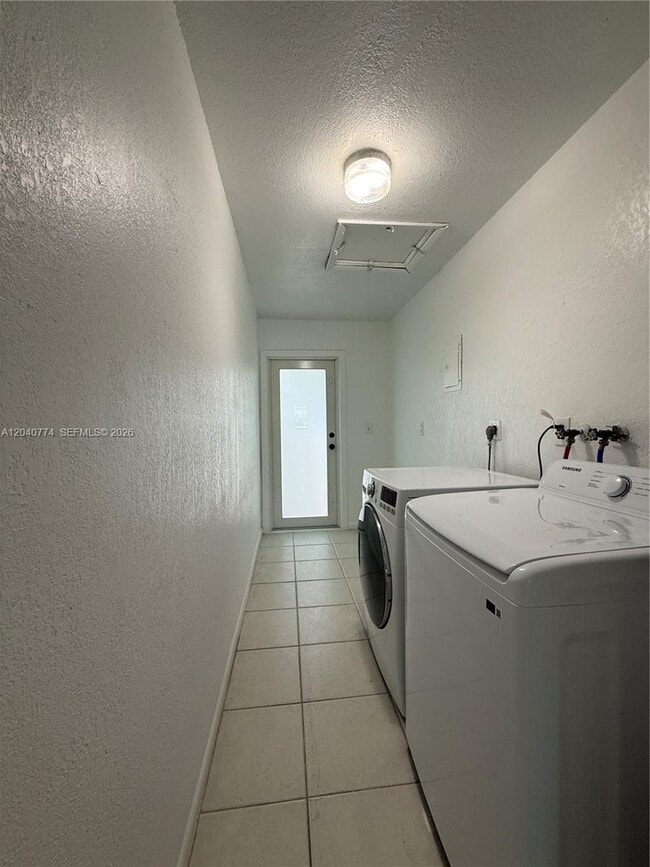 Photo - 6510 SW 49th St Unidad 2