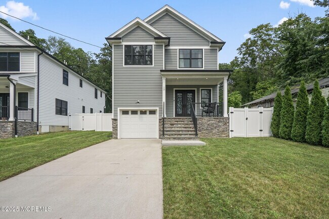 Building Photo - 13 Thomas Ln