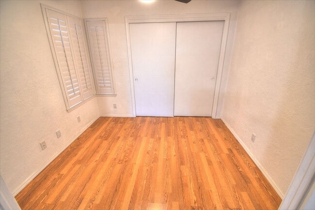 Photo - Live in the Foothills