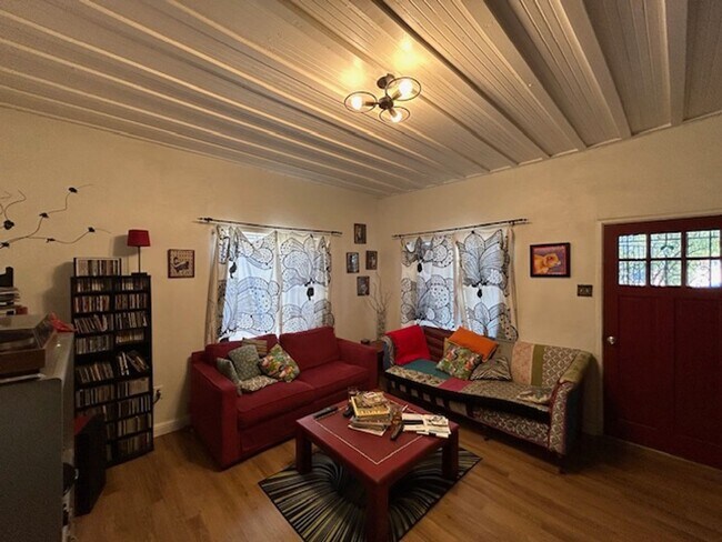 Photo - 3 bedrooms-1 bath - on 4th Ave