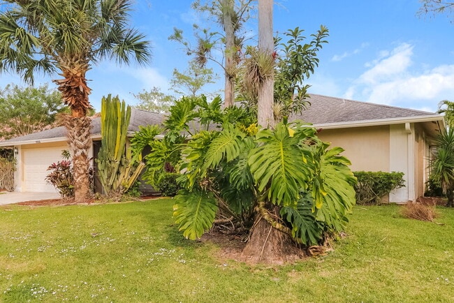 Photo - 1653 Primrose Ln