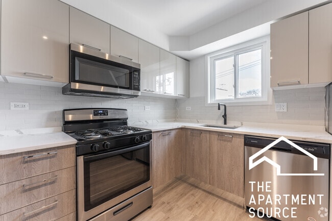 Building Photo - 7621 N Sheridan Rd Unit 2G Rental