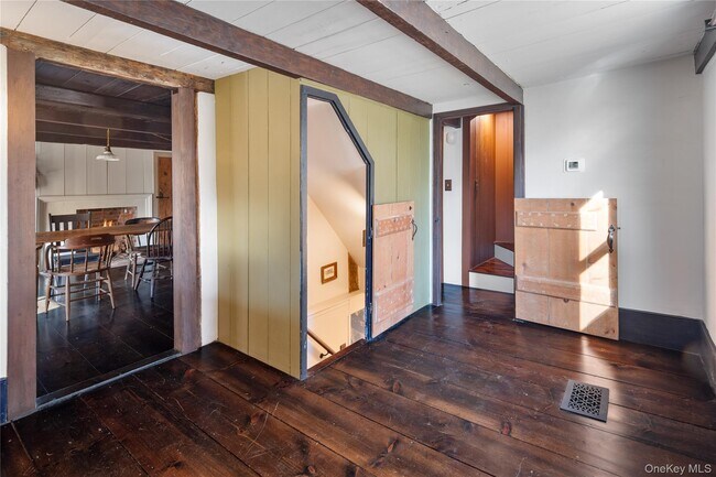 Photo - 689 S Mountain Rd