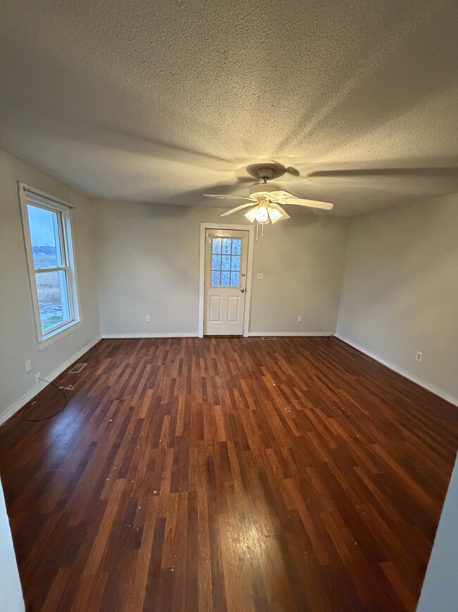 Photo - 396 James Tart Rd Unidad B