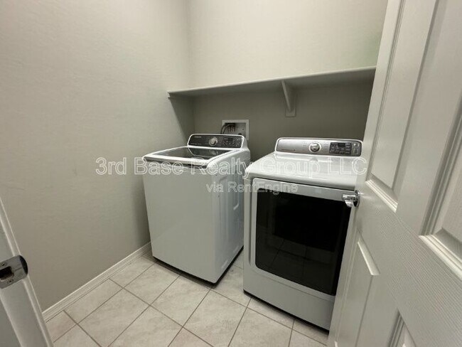 Photo - 20167 W Buchanan St