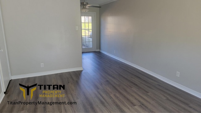 Photo - 2bed/1bath Townhouse Unidad 2023 Sagecrest St. Apt B