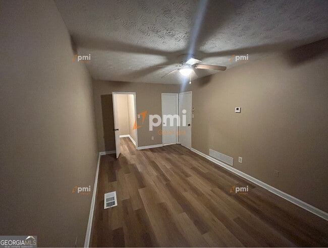 Photo - 5867 Sheldon Ct