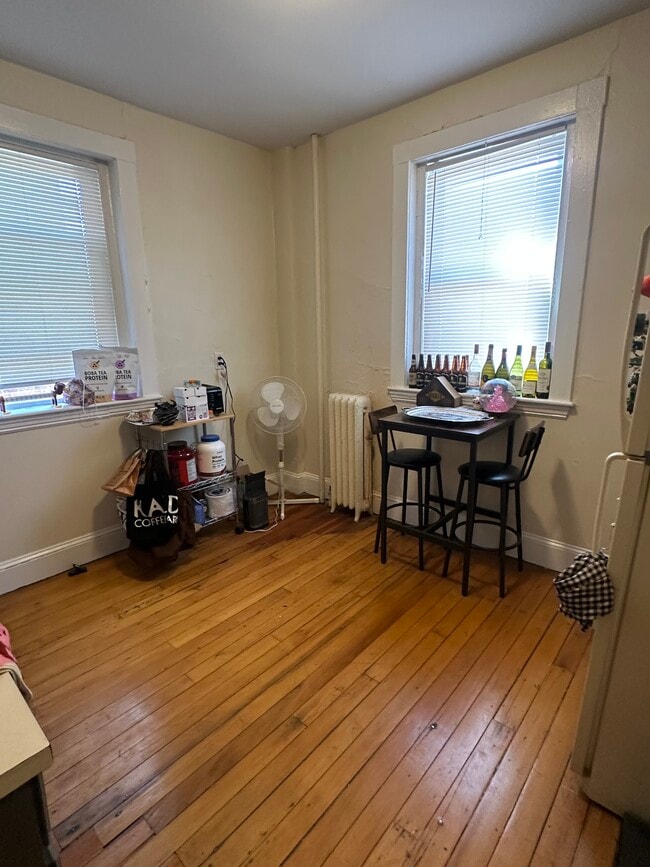 Photo - 215 Harvard Ave Unit 4