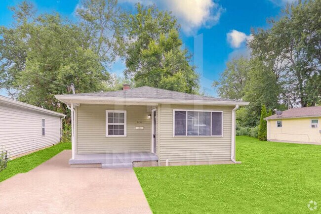 Building Photo - 1565 Martin St Rental