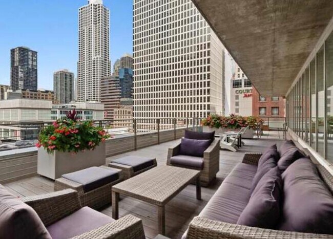 Photo - 550 N Saint Clair St Unit 903