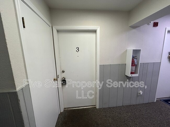 Building Photo - 155 S Durkin Dr Unit Apt 3