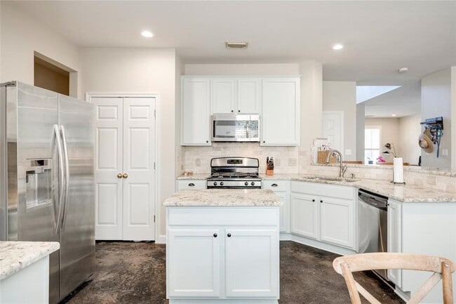 Photo - 2729 Kinney Oaks Ct