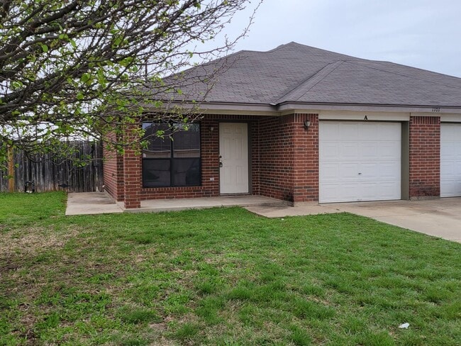 Building Photo - 1507 Nicholas Cir Unit A-STILL OCCUPIED BY RESIDENT