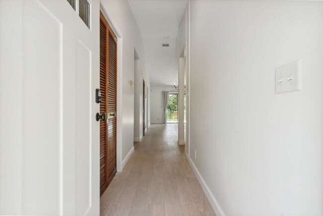 Photo - 175 E Lakemont Dr