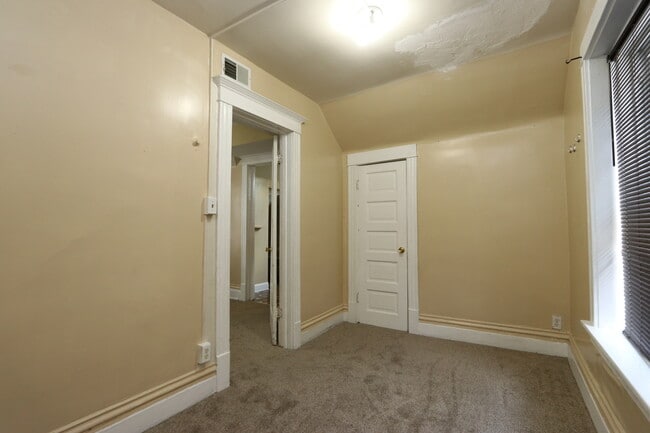 Photo - 1910 N Keystone Ave Unit 2ND