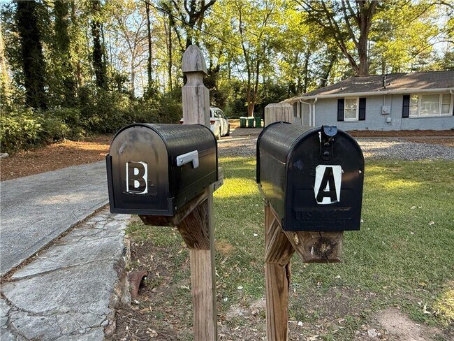 Photo - 1576 Carolyn Dr SW