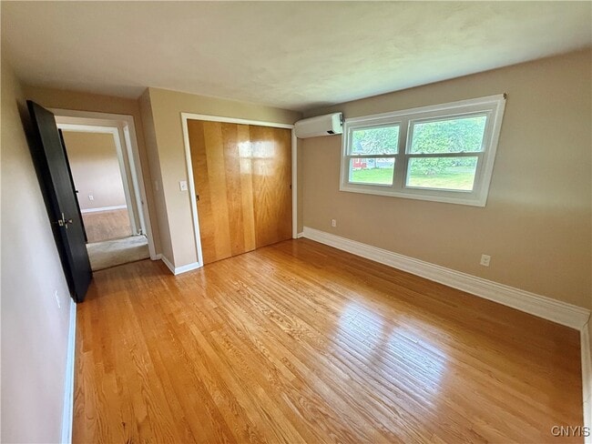 Building Photo - 8810 Seneca Ave Rental