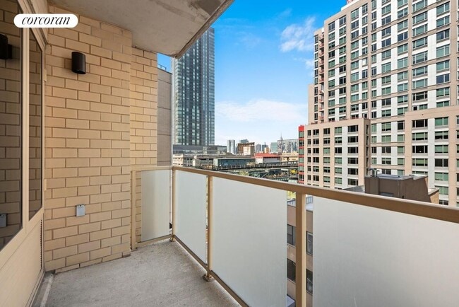 Photo - 41-29 24th St