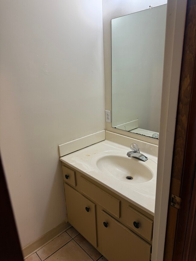Photo - 305 Lane Ave Unit 3