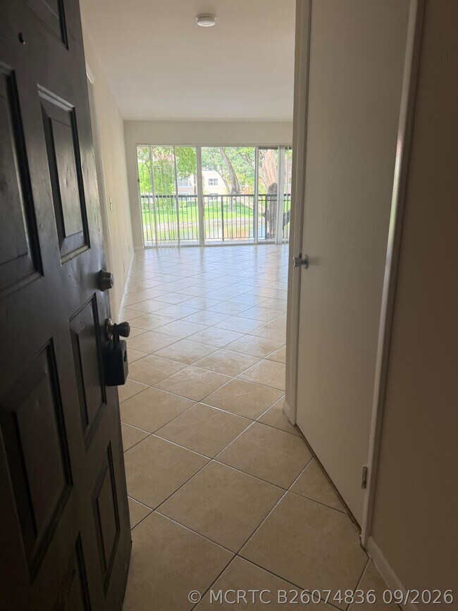 8701 Wiles Rd Unit 204