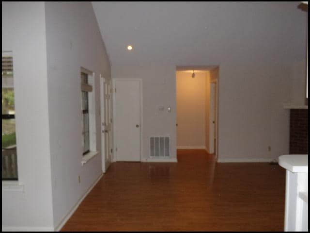 Photo - 16 Woodlore Cir