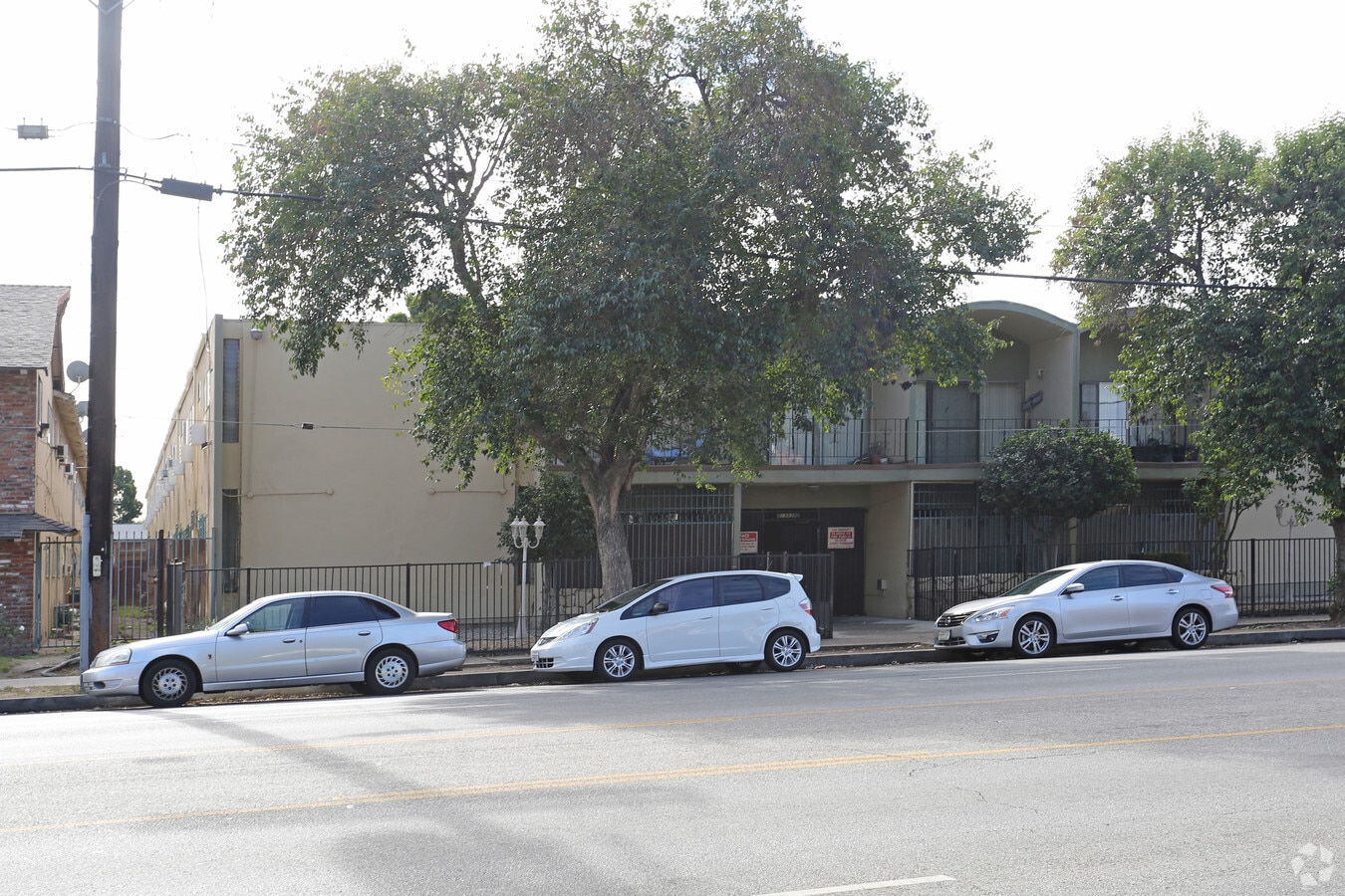 Roscoe Apartments - Roscoe Apartments