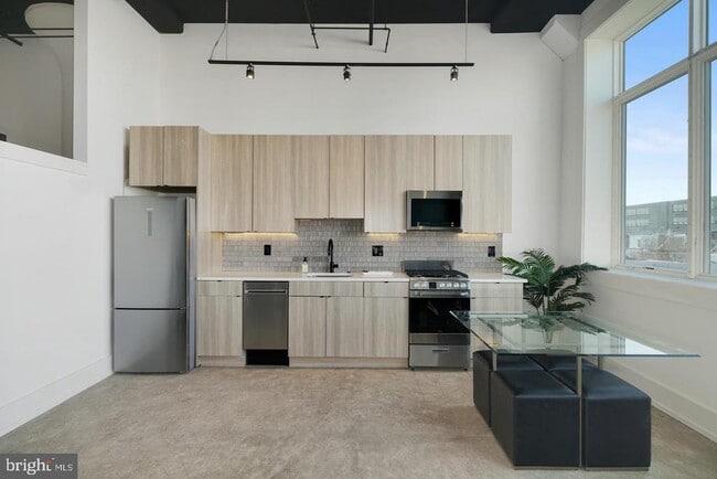 Photo - 1218 Snyder Ave Unit 5