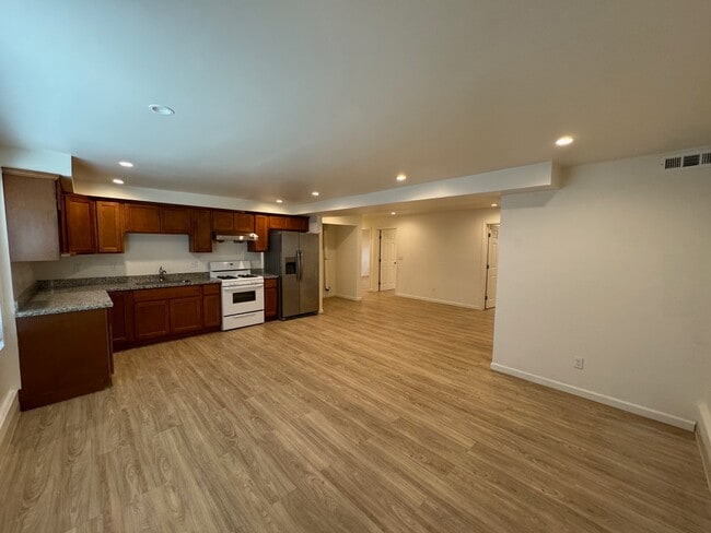 Photo - 1551 Santa Clara Ave Unit 4