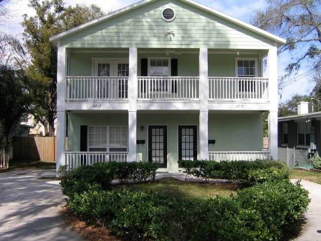 Building Photo - 2815 E Washington St Unit 2815