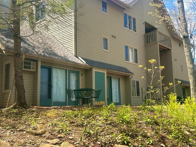 Photo - 2213 Tanners Ridge