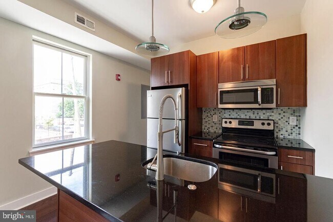 Photo - 2012 W Girard Ave Unit 1B